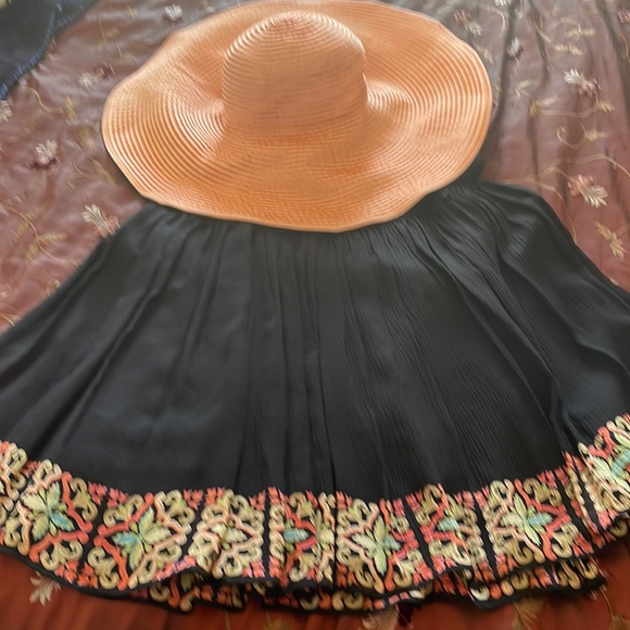 Tommy Bahama skirt - Picture 1 of 6